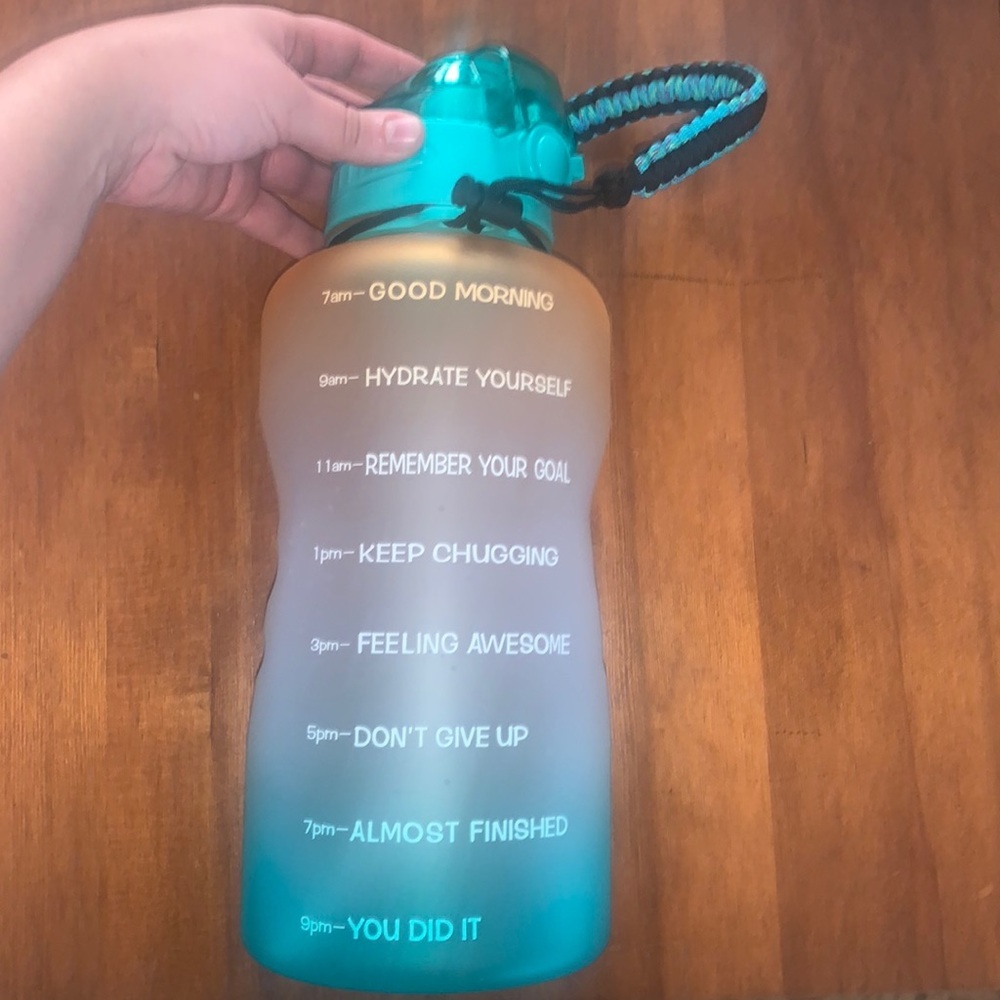 Giotto Large 128oz motivational water bottle. - Picture 3 of 4